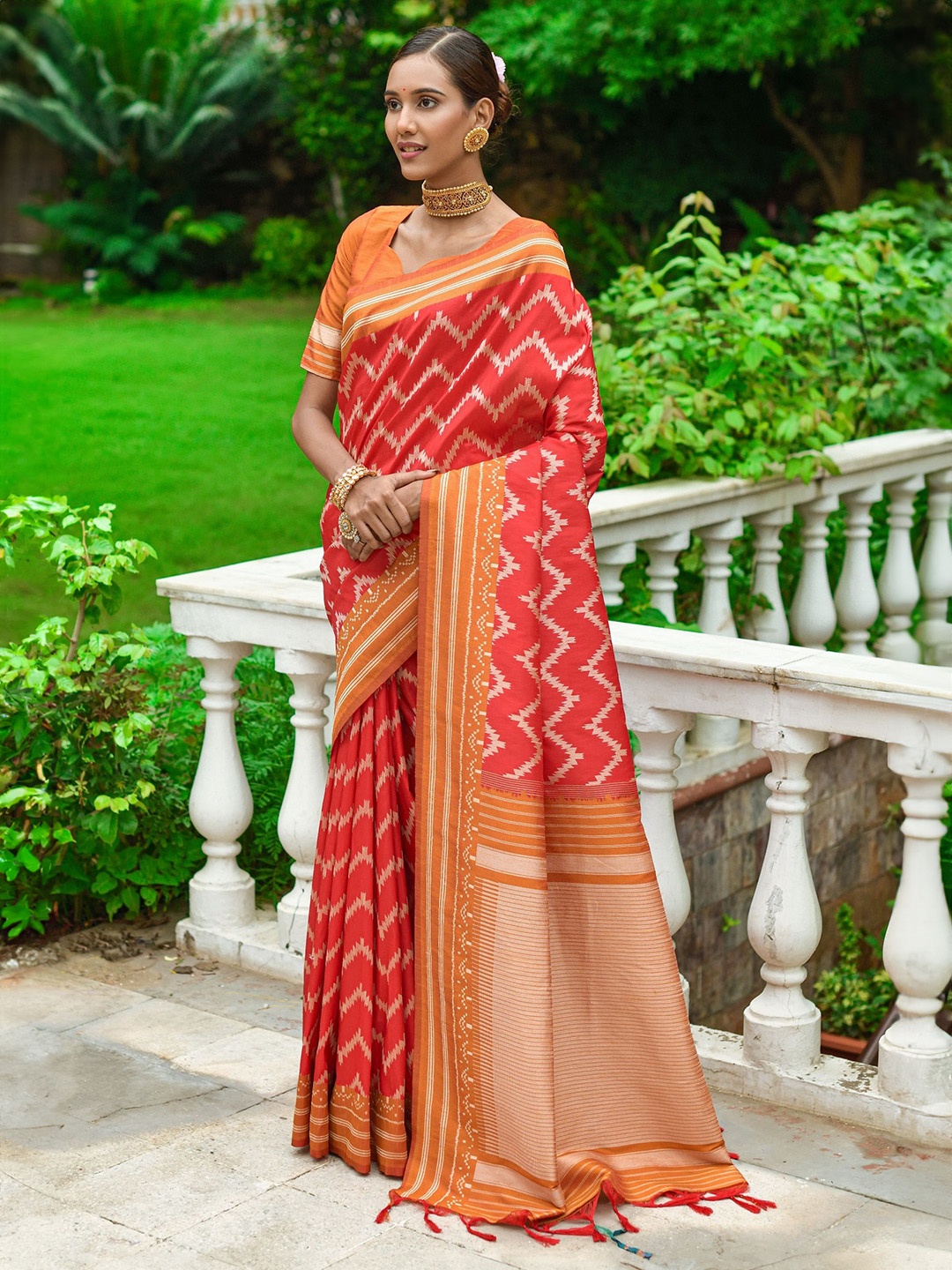 

Mitera Silk Blend Saree, Red