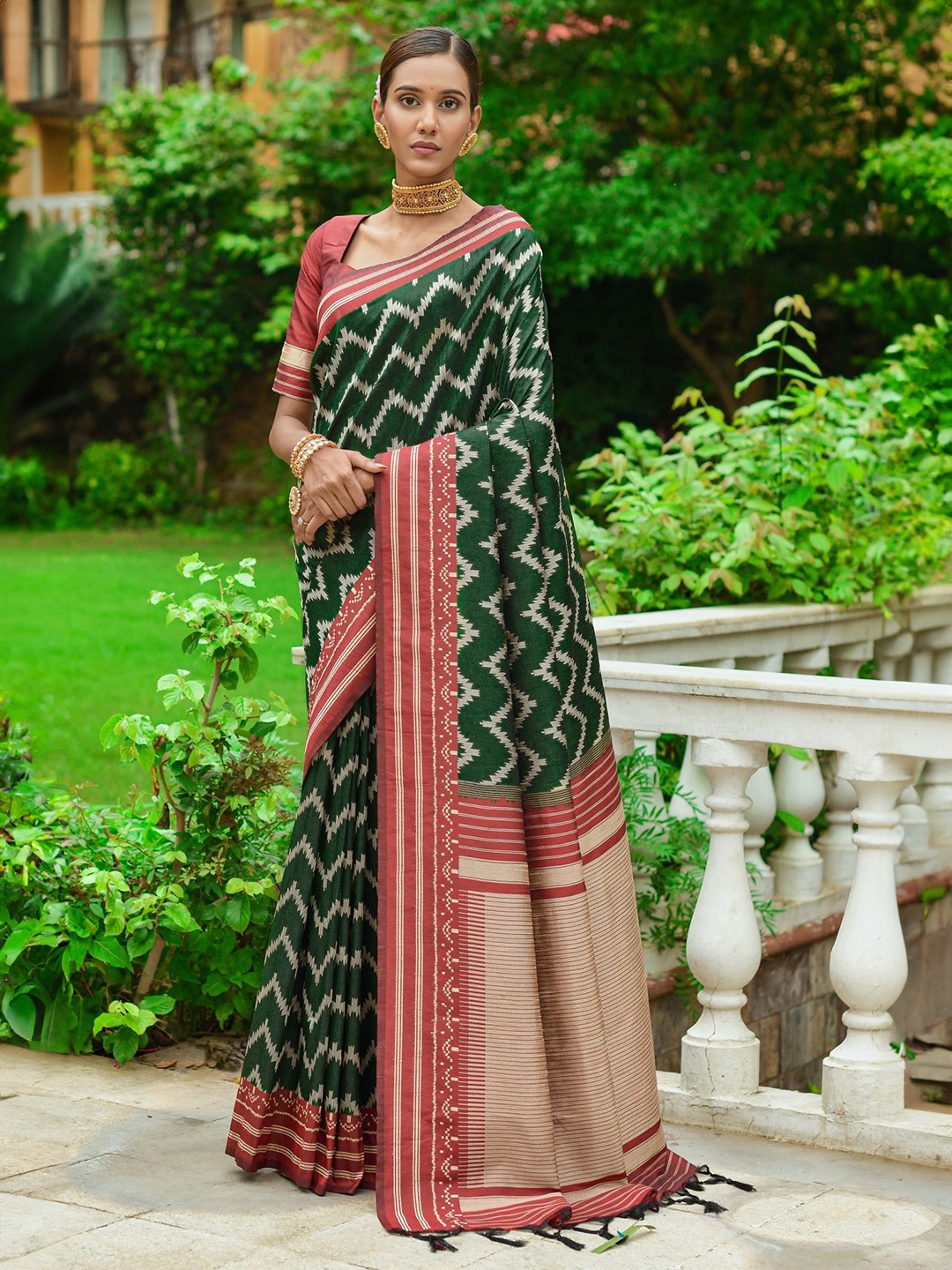 

Mitera Silk Blend Saree, Green