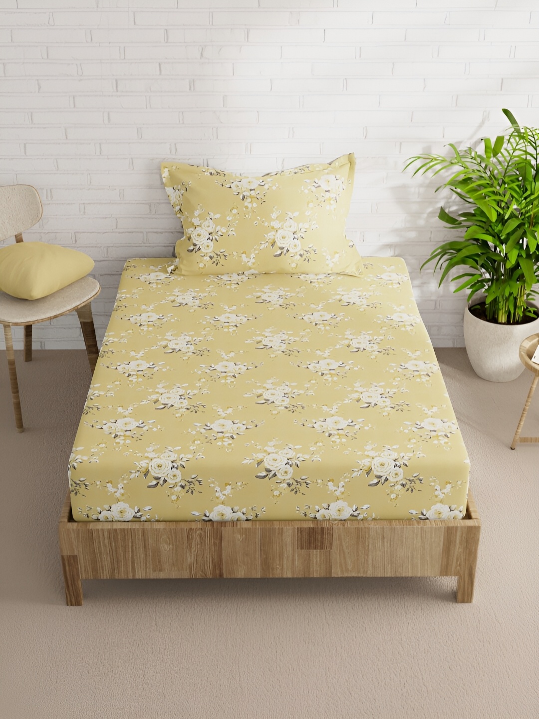 

BIANCA Yellow & Off White Floral 152 TC Single Bedsheet with 1 Pillow Covers