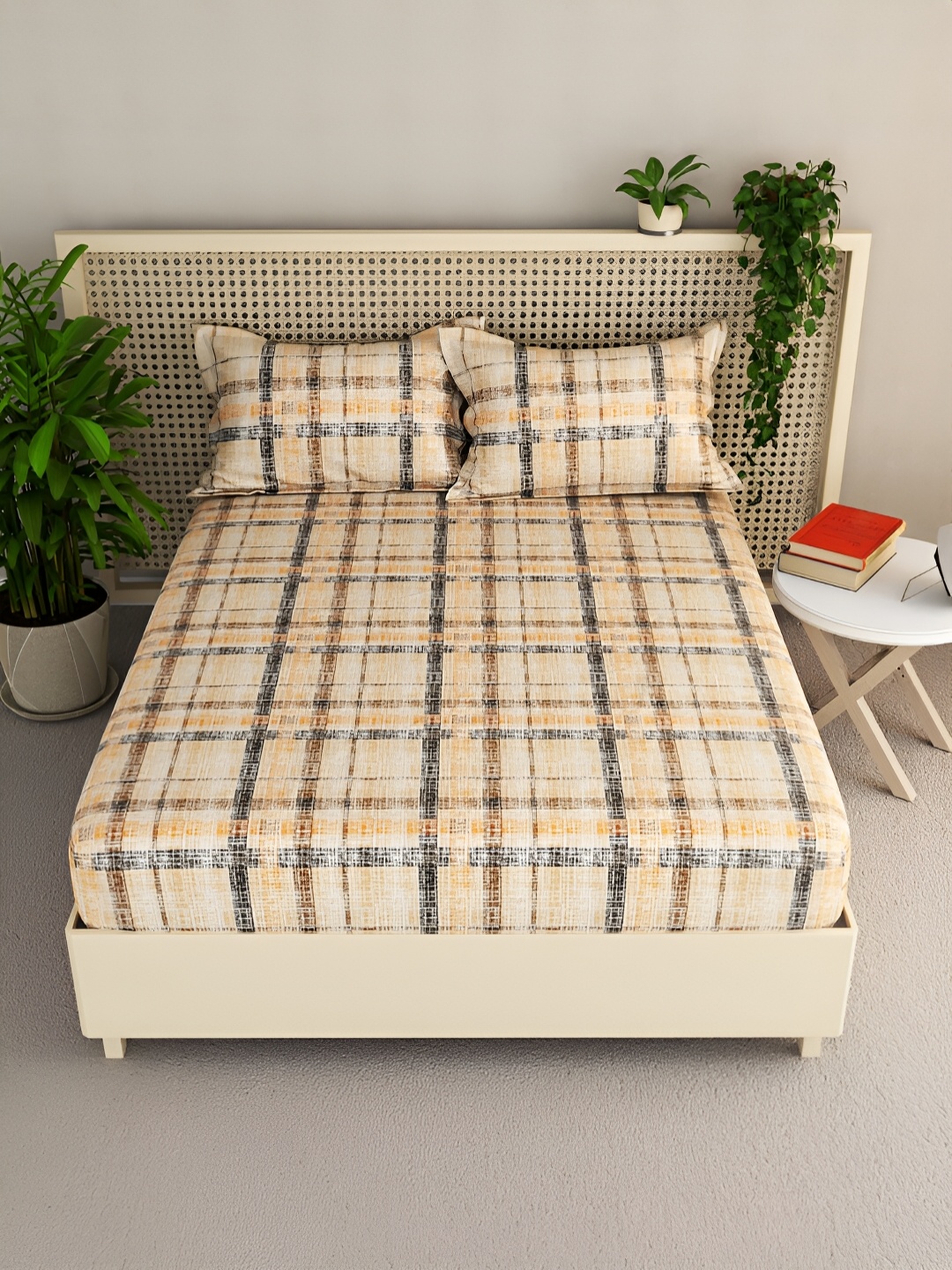 

BIANCA Beige & Black Geometric Queen Bedsheet with 2 Pillow Covers