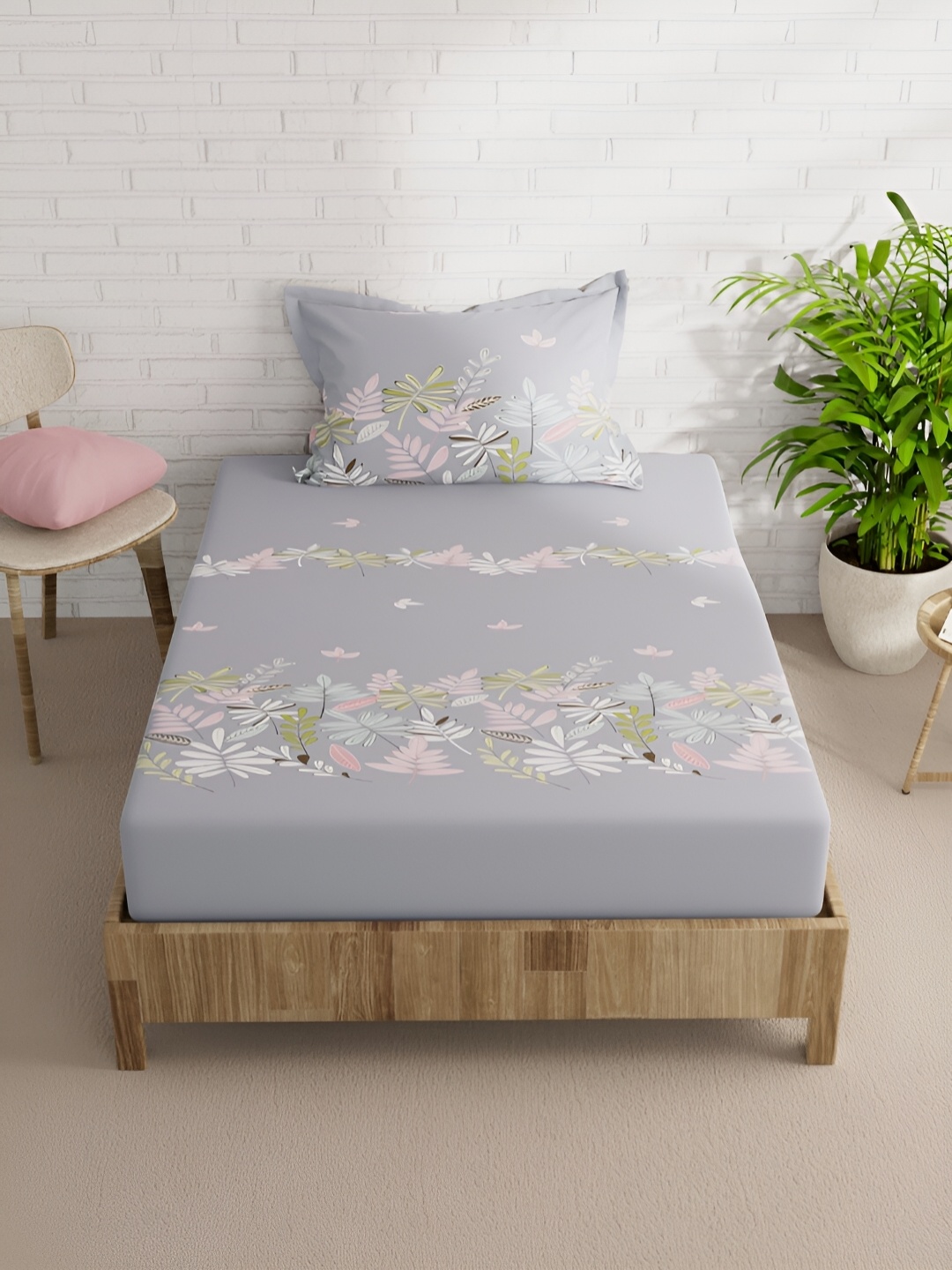 

BIANCA Blue & White Floral 152 TC Single Bedsheet with 1 Pillow Covers