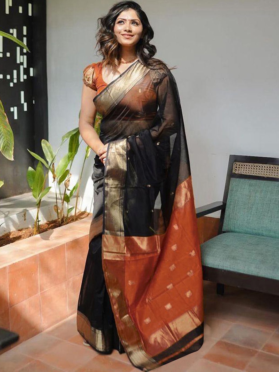 

KALINI Woven Design Zari Banarasi Saree, Black