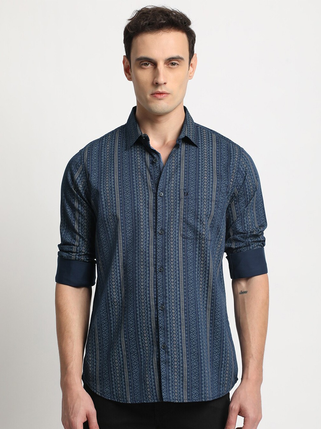 

URBARO Smart Abstract Printed Opaque Cotton Casual Shirt, Navy blue