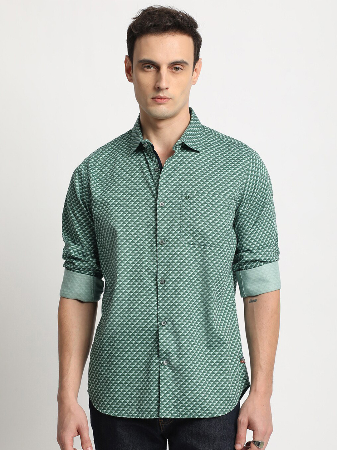 

URBARO Smart Geometric Printed Opaque Cotton Casual Shirt, Green
