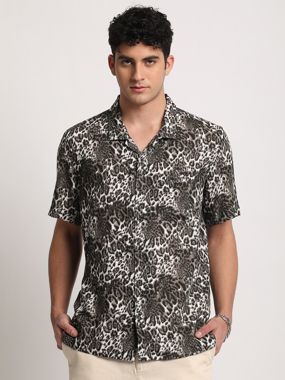 

URBARO Smart Animal Printed Opaque Casual Shirt, Black