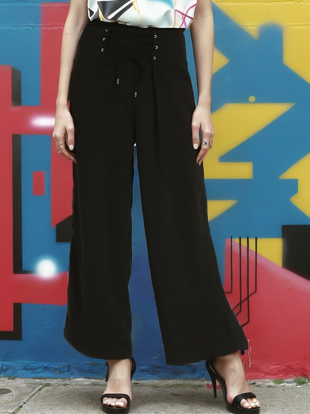 

RARE Women Regular Fit Mid-Rise Parallel Trousers, Black