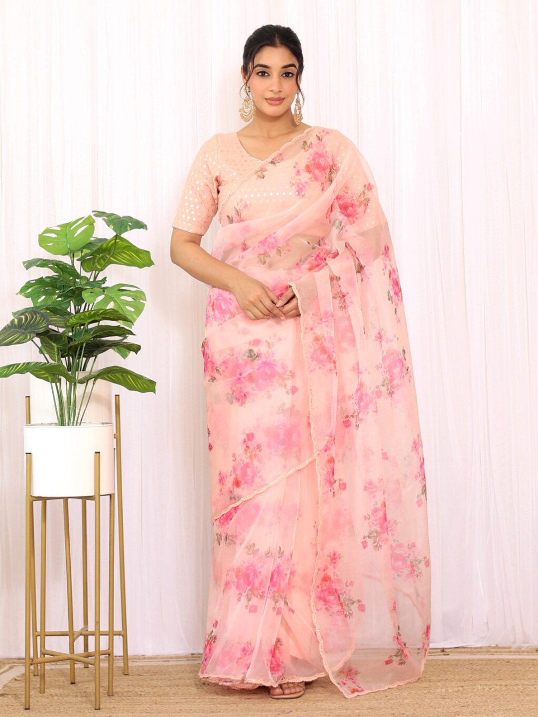 

LABEL KANUPRIYA Floral Organza Saree, Pink