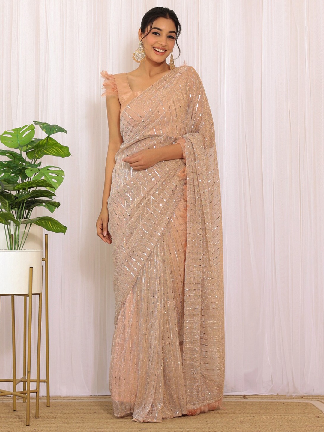 

LABEL KANUPRIYA Embellished Sequinned Lace Saree, Rose gold