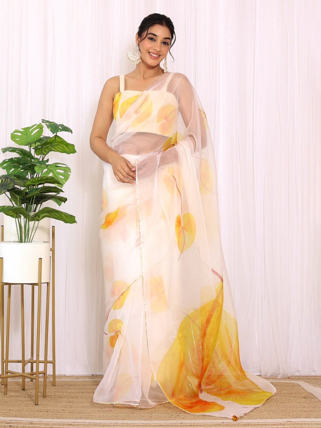 

LABEL KANUPRIYA Floral Organza Saree, Yellow