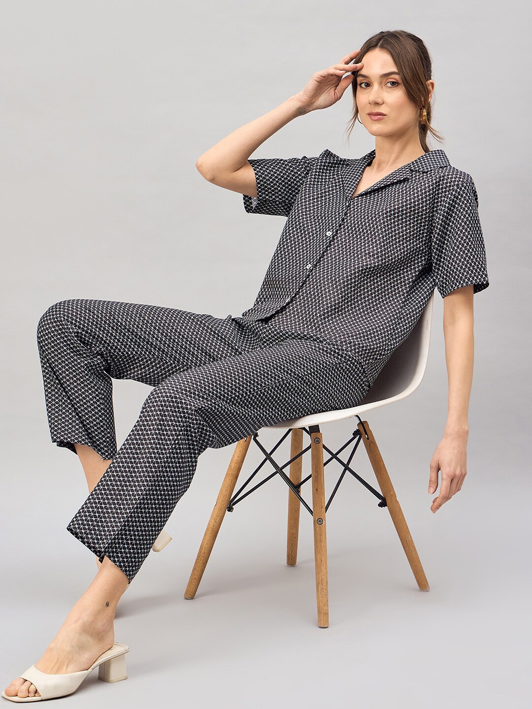 

The Roadster Lifestyle Co Women Geometric Printed Shirt With Trouser Co-Ords, Black