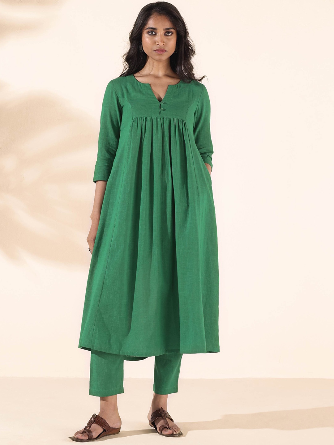 

trueBrowns Women Empire Pure Cotton Kurta with Trousers, Green