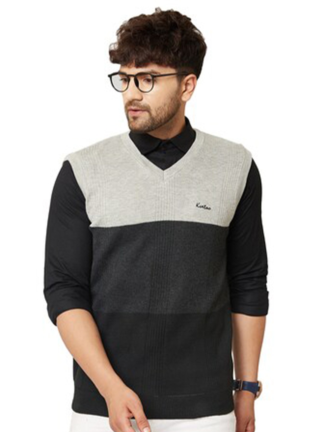 

KVETOO Men Colourblocked Sweater Vest, Grey