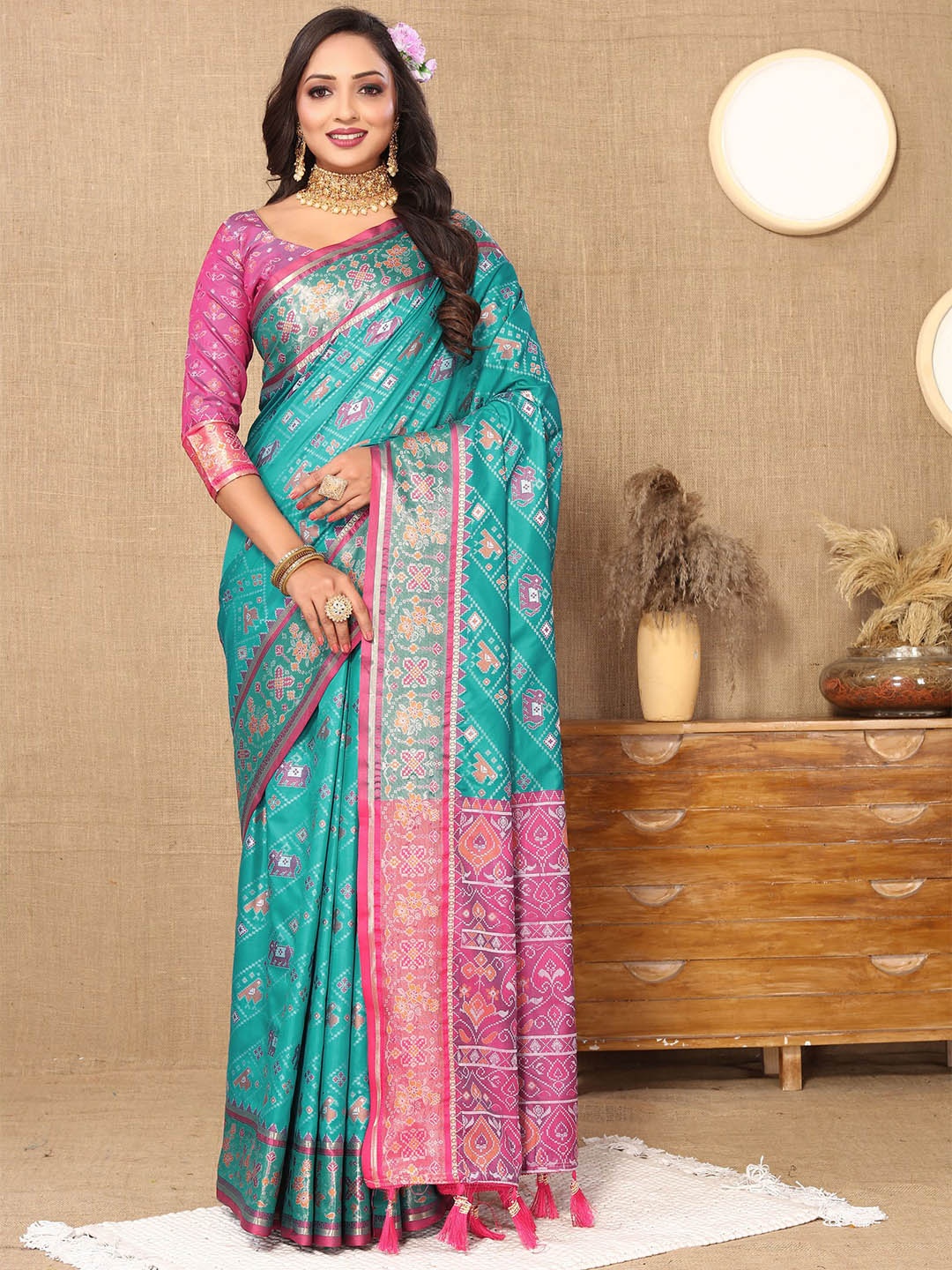 

V3 FASHION STUDIO Woven Design Zari Pure Silk Patola Saree, Blue