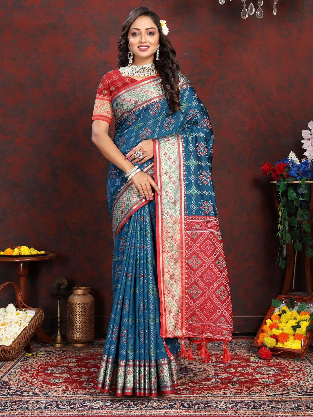 

V3 FASHION STUDIO Ethnic Motifs Woven Design Zari Pure Silk Patola Saree, Navy blue