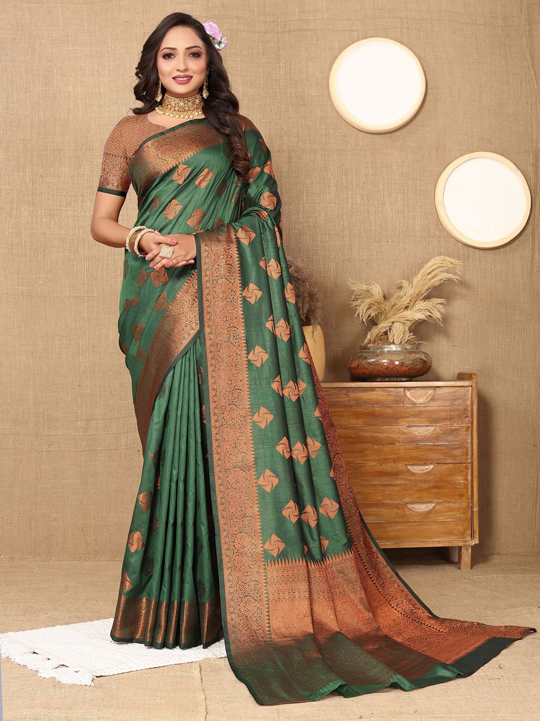 

V3 FASHION STUDIO Woven Design Zari Silk Cotton Banarasi Saree, Green