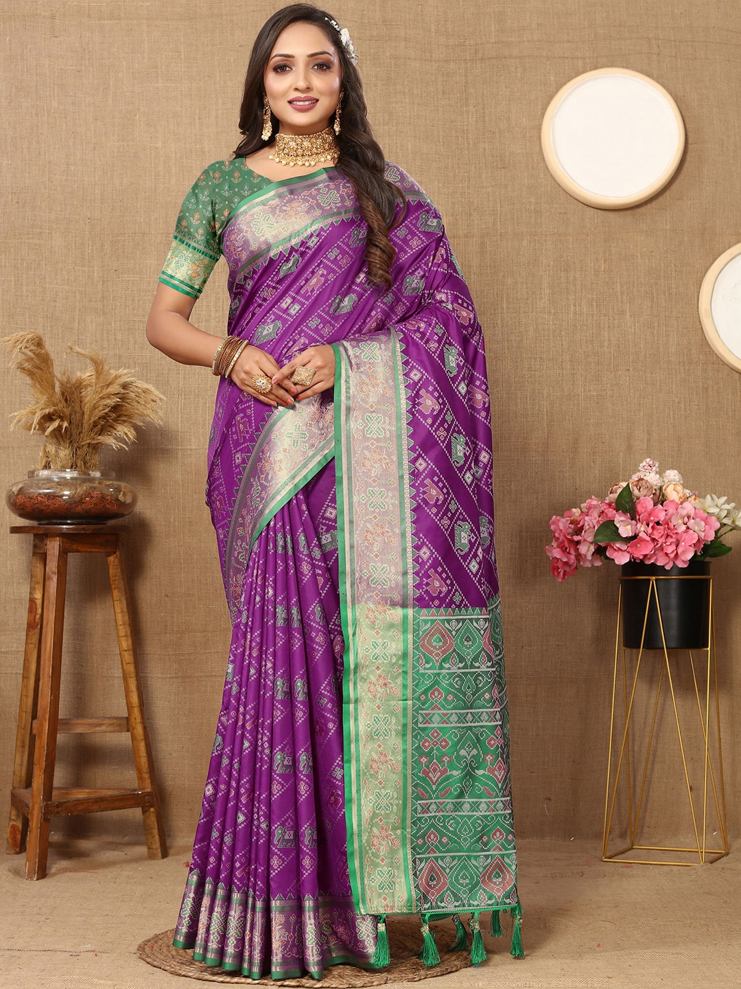 

V3 FASHION STUDIO Ethnic Motifs Zari Pure Silk Patola Saree, Purple