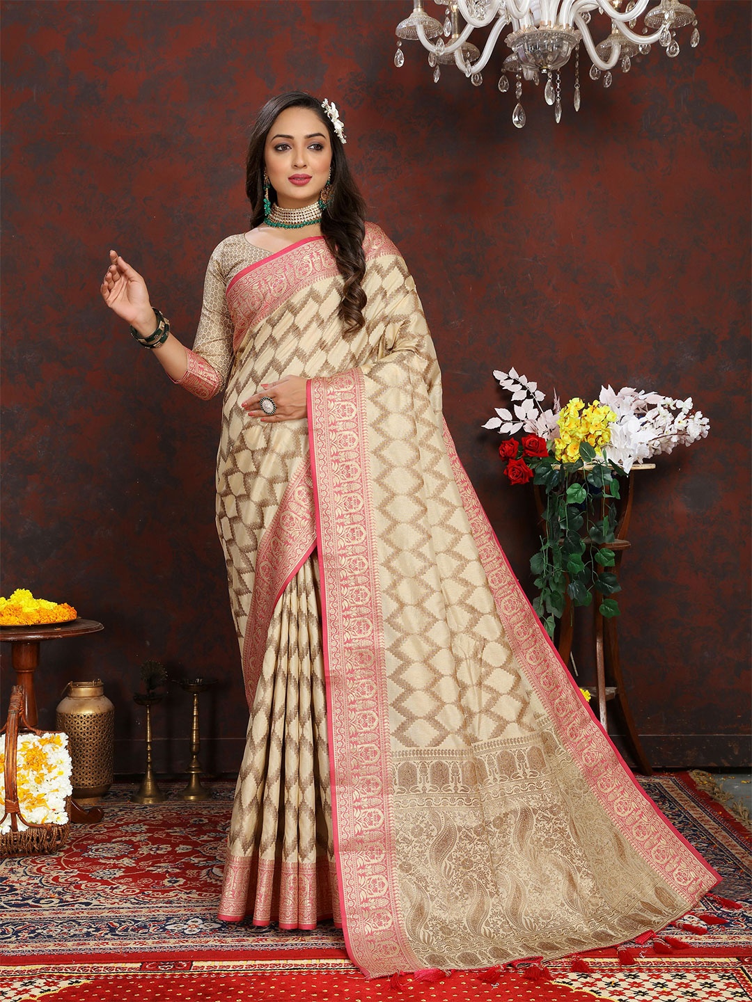 

V3 FASHION STUDIO Woven Design Zari Silk Cotton Banarasi Saree, Cream