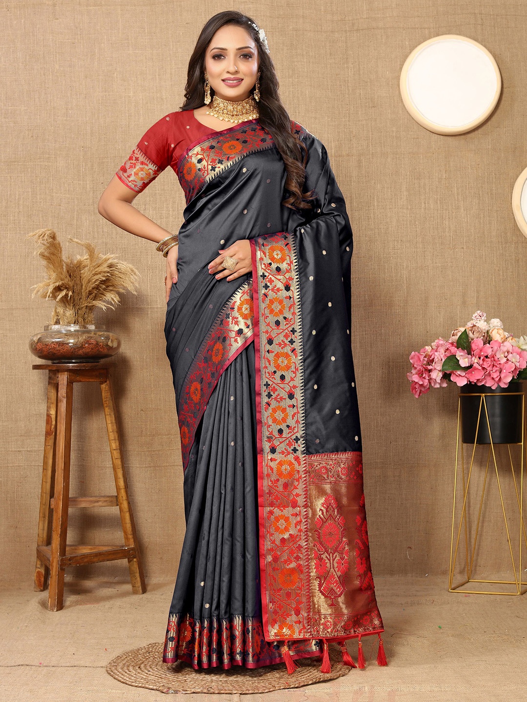 

V3 FASHION STUDIO Ethnic Motifs Woven Design Zari Pure Silk Paithani Saree, Black