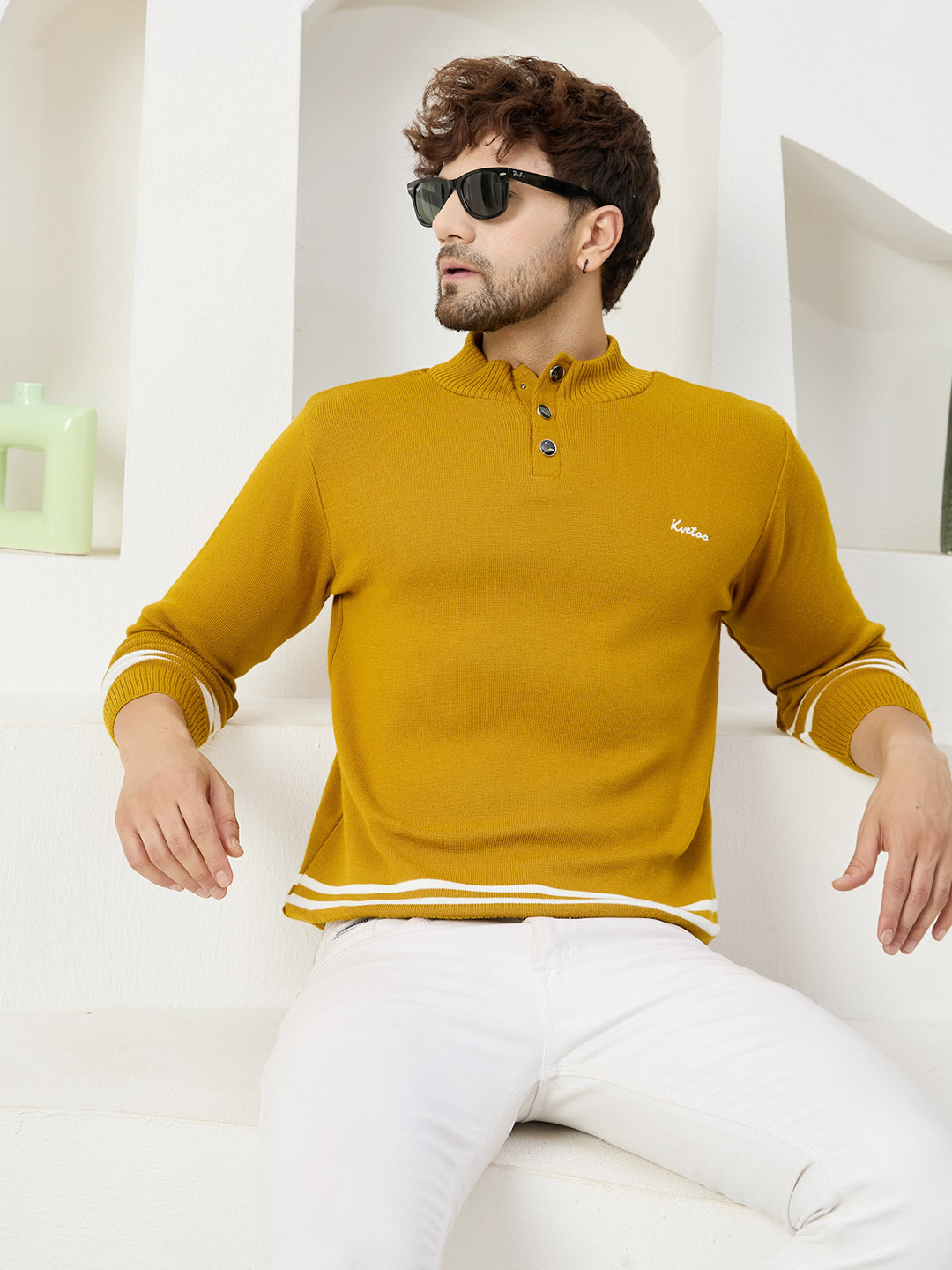 

KVETOO Men Pullover, Yellow