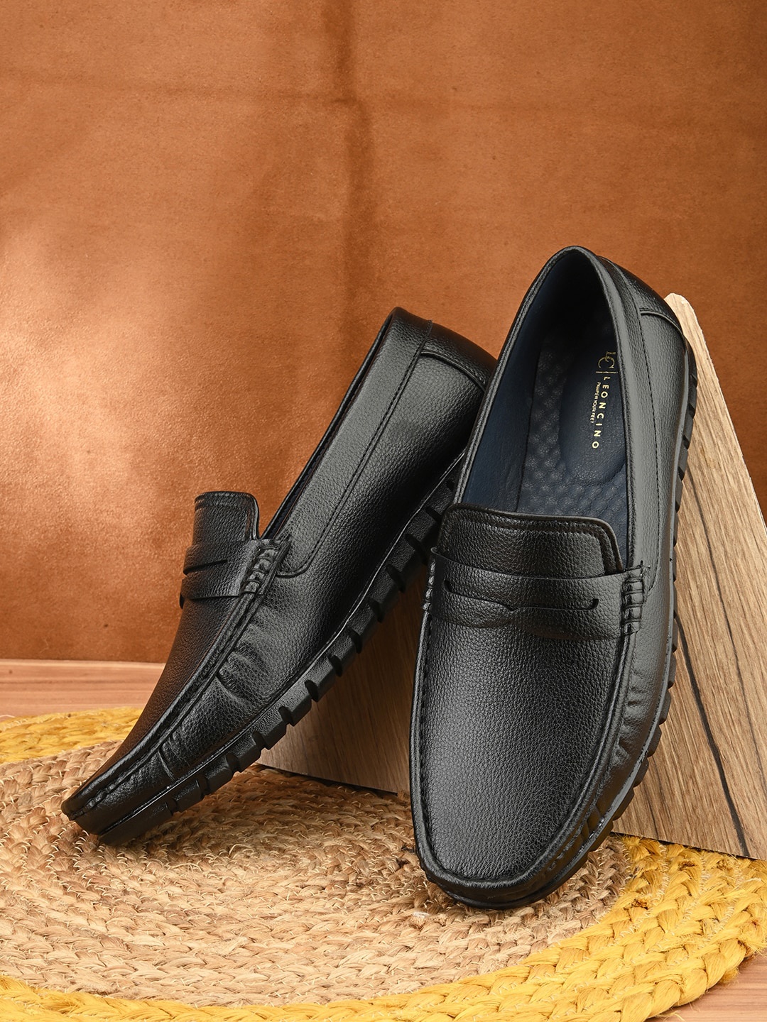 

LEONCINO Men Loafers, Black
