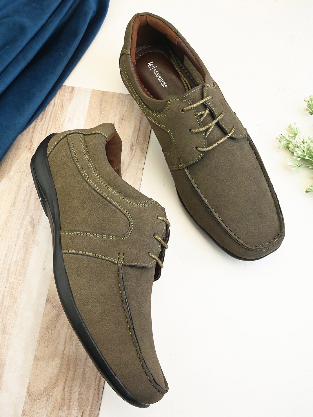 

LEONCINO Men Colourblocked Nubuck Derbys, Olive