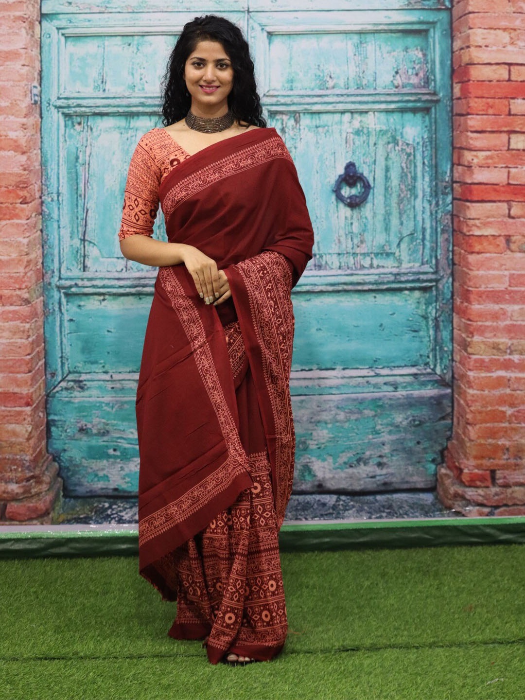 

TROPWEAR Ethnic Motifs Pure Cotton Block Print Saree, Maroon