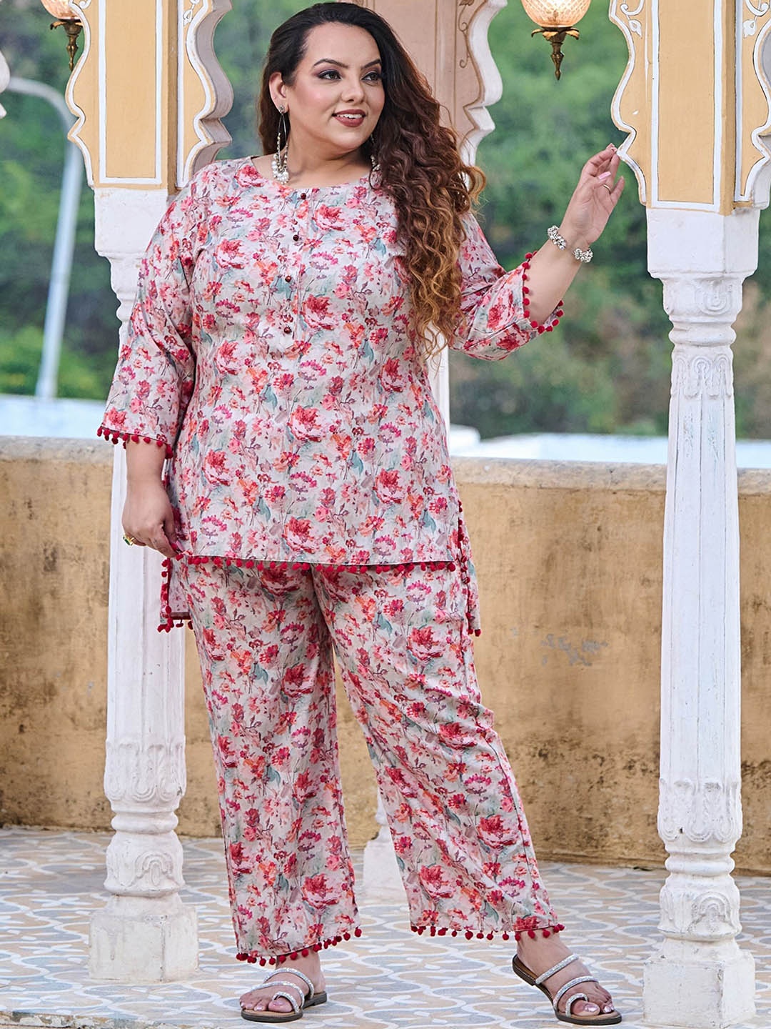 

PrettyPlus by Desinoor.com Printed Regular Kurta with Palazzos, Pink