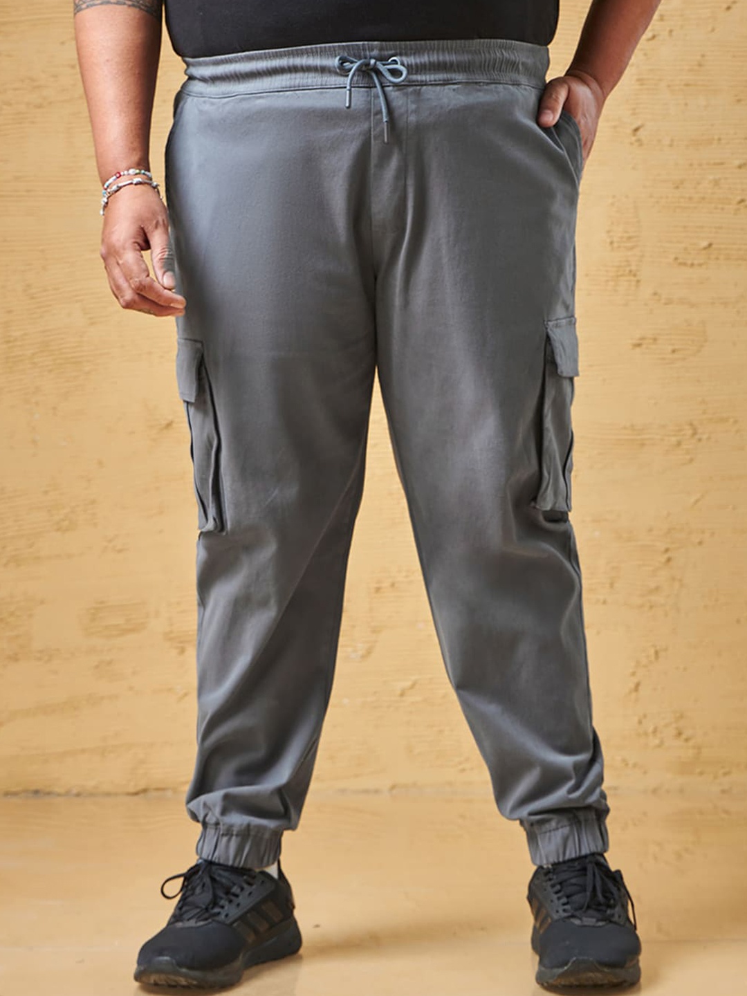 

Bewakoof Plus Men Plus Size Cotton Oversized-Fit Cargo Jogger, Grey