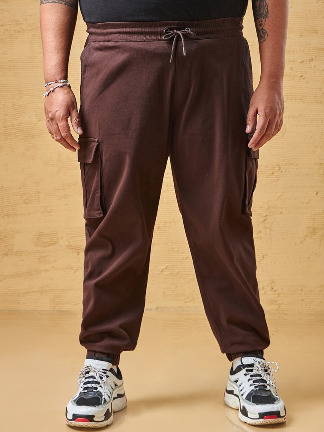 

Bewakoof Plus Men Plus Size Cotton Oversized-Fit Cargo Jogger, Brown