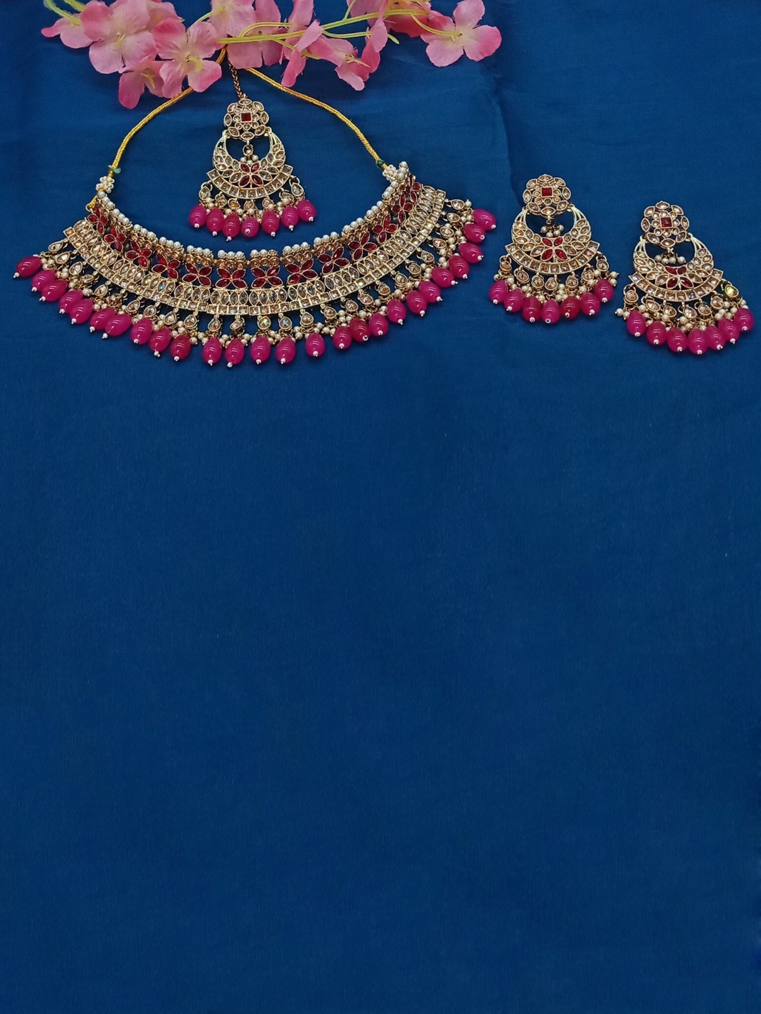 

AASHISH IMITATION Gold-Plated Kundan-Studded & Beaded Jewellery Set