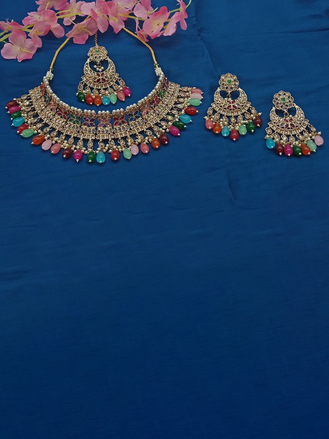 

AASHISH IMITATION Gold-Plated Crystal Kundan-Studded & Beaded Jewellery Set