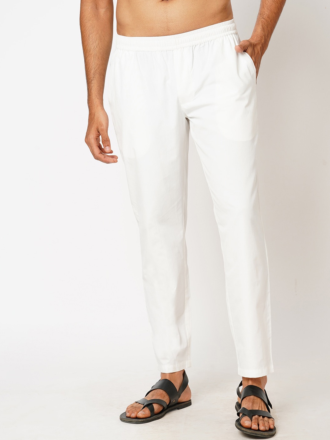 

Indivisual Clothing Men Cotton Pyjamas, White