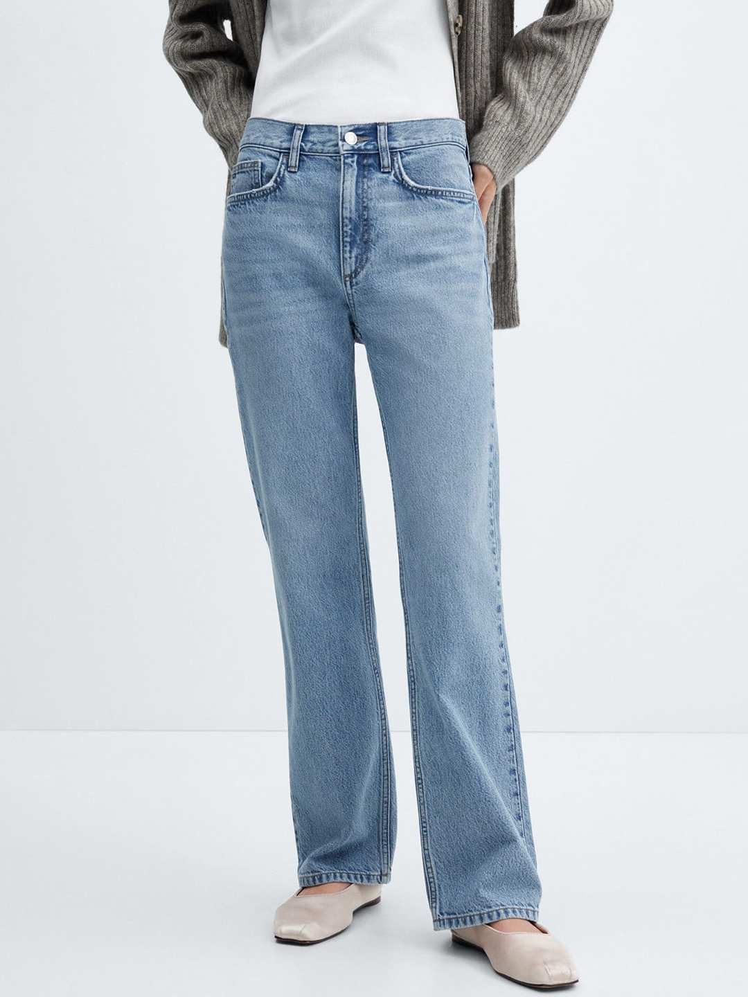 

MANGO Women Straight Fit Pure Cotton Light Fade Jeans, Blue