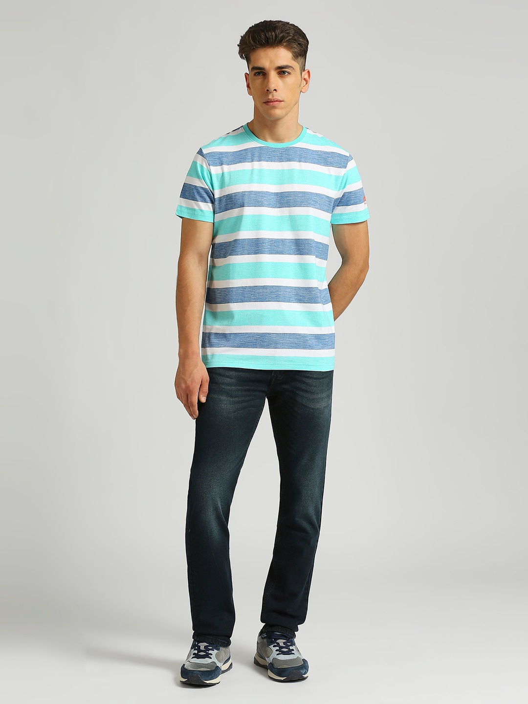 

Pepe Jeans Men Striped Pure Cotton Pockets Slim Fit T-shirt, Green