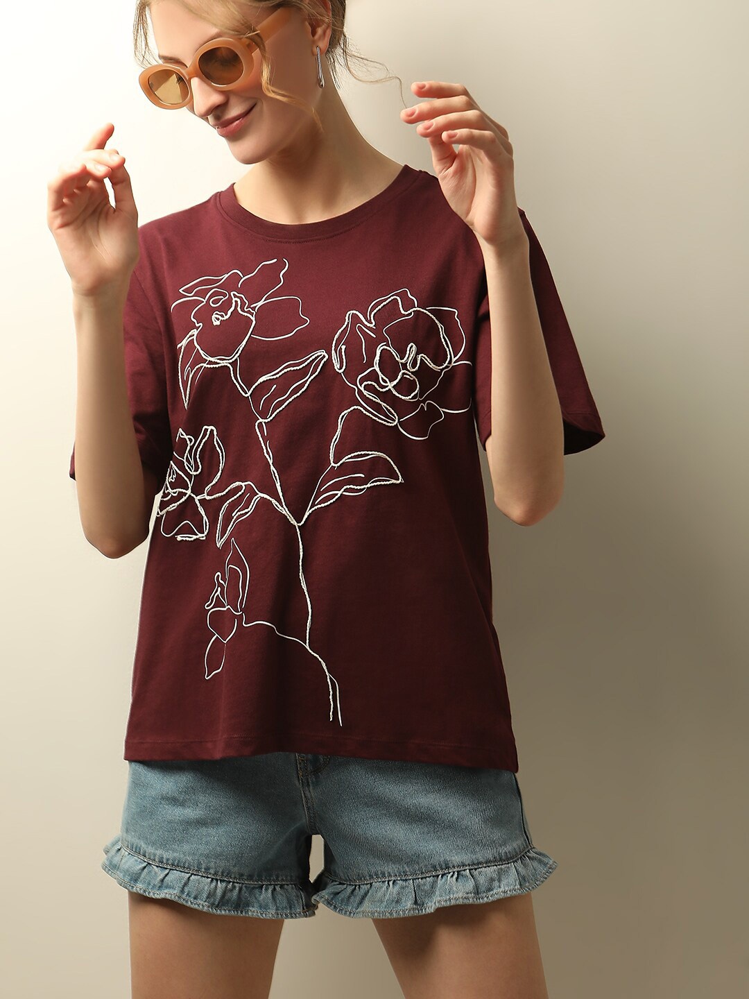 

Vero Moda Women Printed Pockets T-shirt, Maroon
