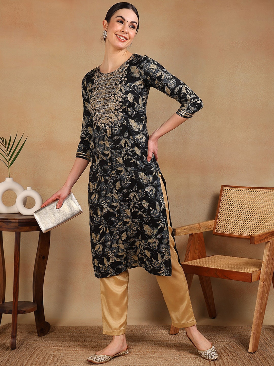 

AHIKA Women Floral Yoke Design Flared Sleeves Thread Work Kurta, Navy blue