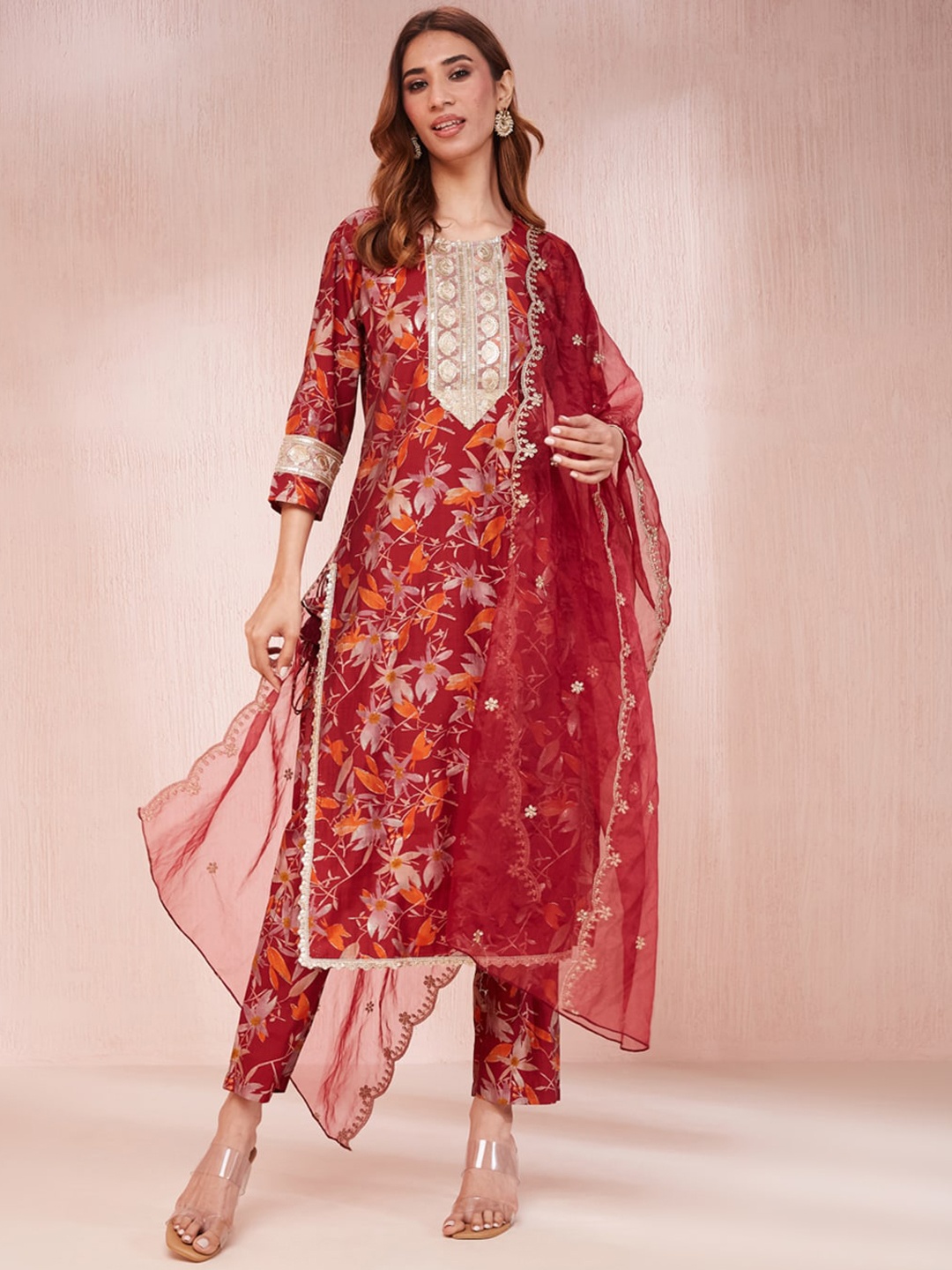 

Yufta Women Floral Printed Regular Sequinned Kurta with Trousers & With Dupatta, Maroon