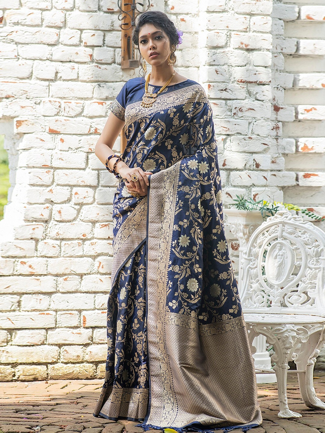 

Anouk Woven Design Zari Pure Silk Saree, Navy blue