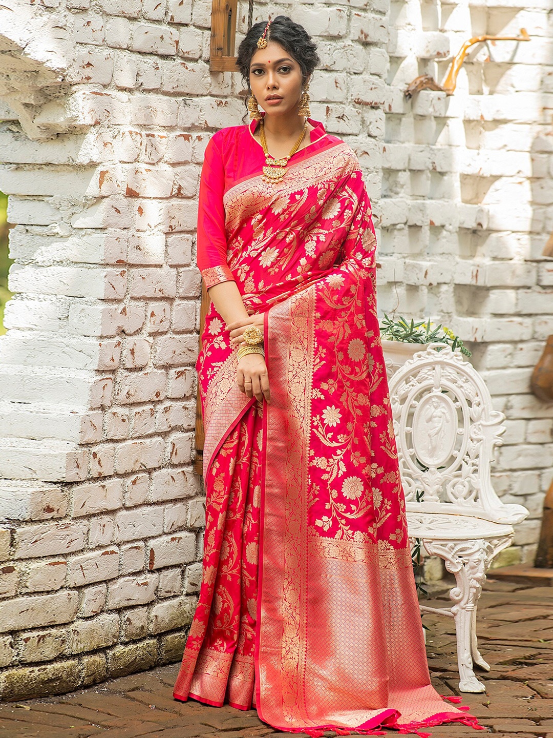 

Anouk Woven Design Zari Pure Silk Saree, Peach
