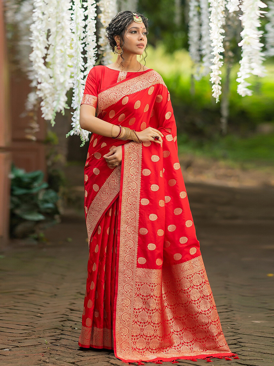 

Anouk Woven Design Zari Pure Silk Saree, Red