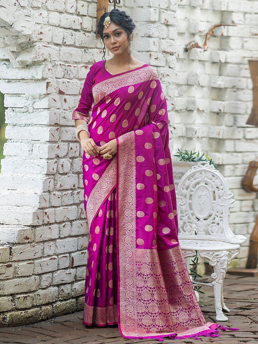 

Anouk Woven Design Pure Silk Saree, Burgundy