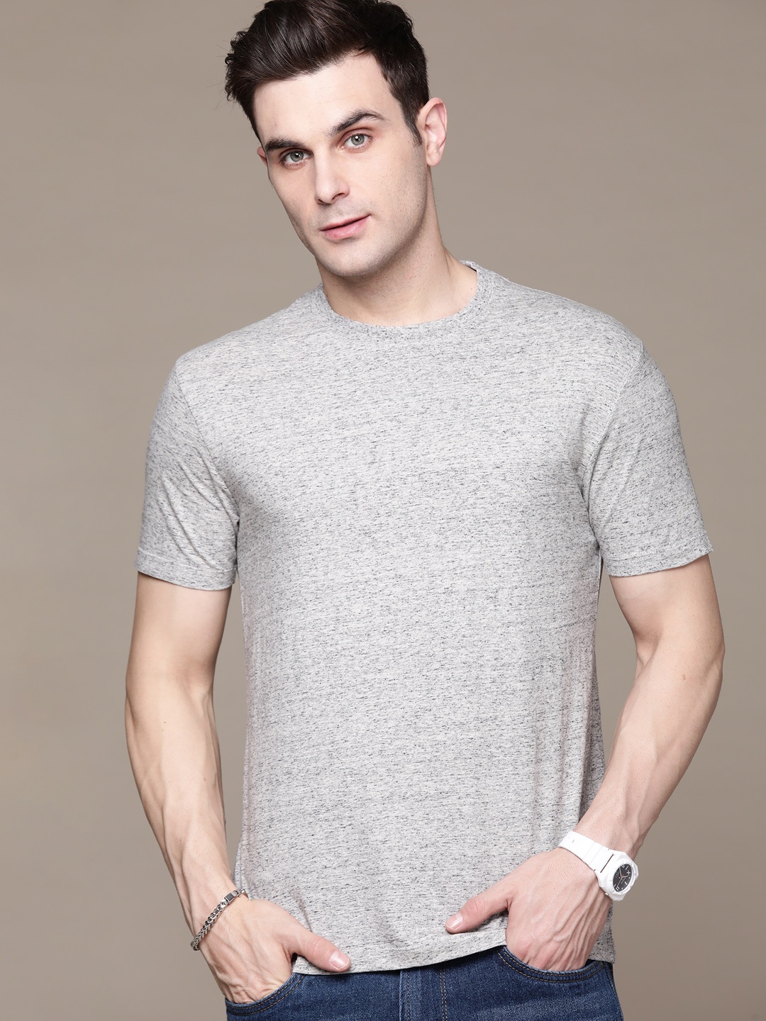 

Roadster Men Pure Cotton T-shirt, Grey