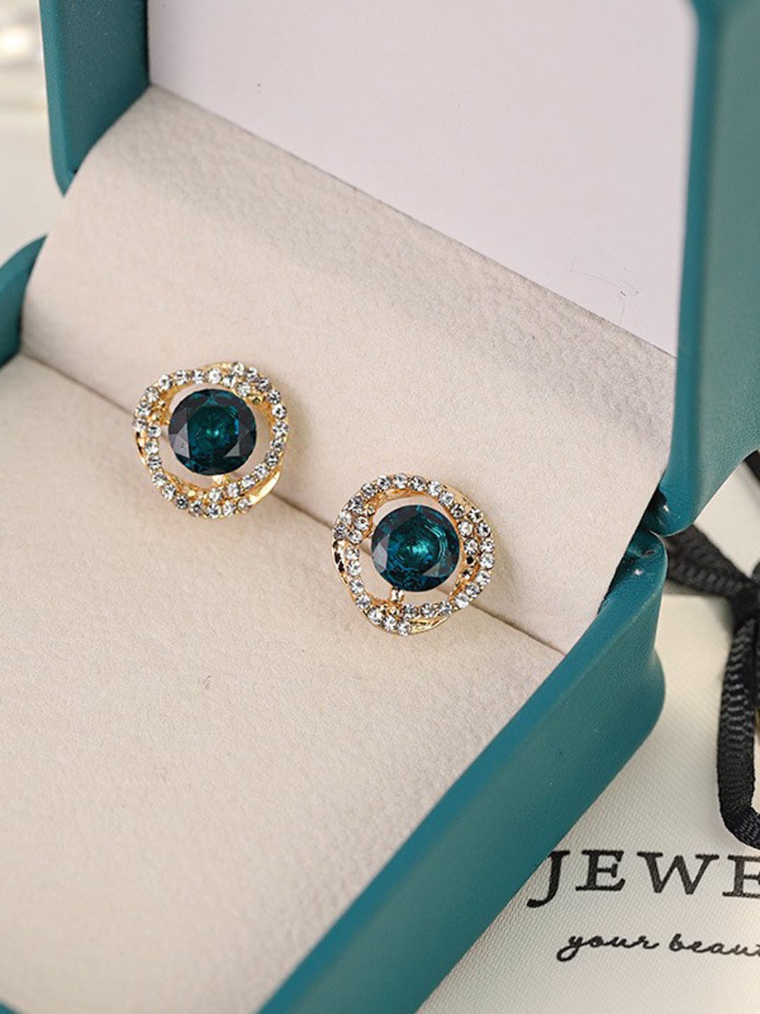 

VAGHBHATT Circular Studs Earrings, Green