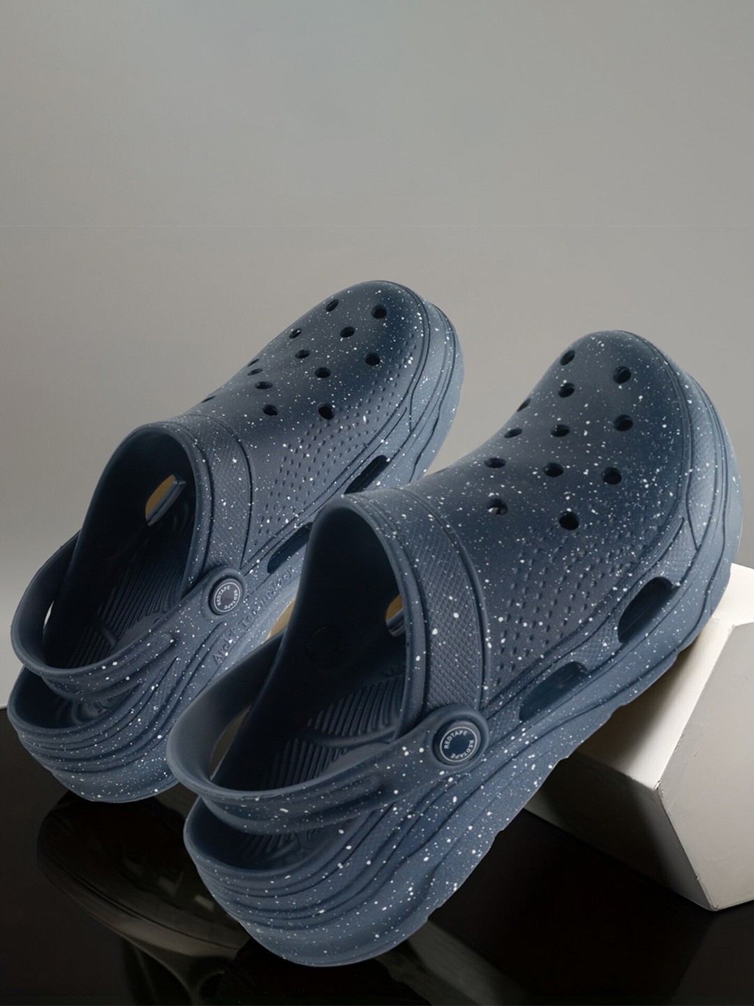 

Red Tape Men Rubber Clogs, Navy blue