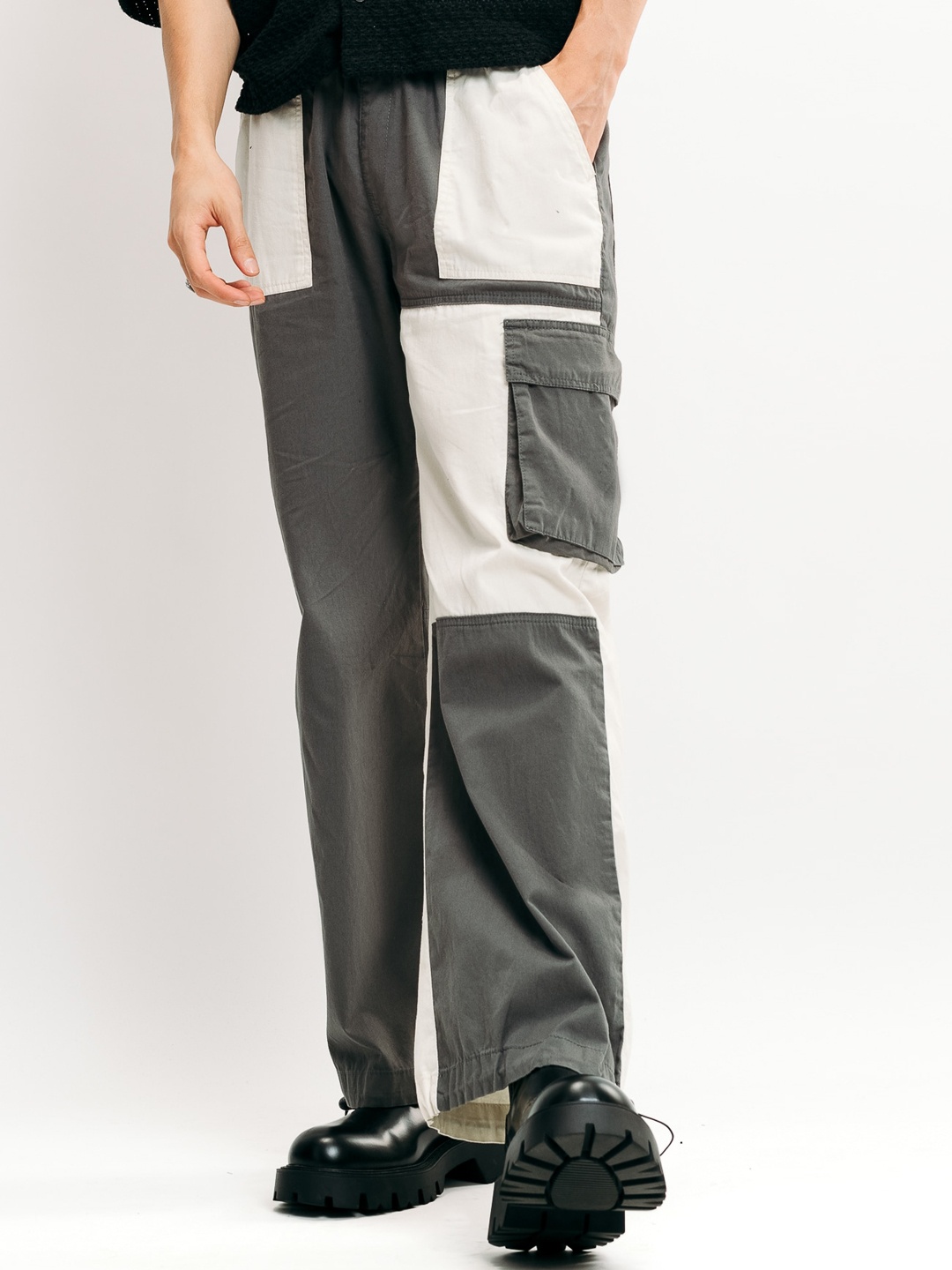 

FREAKINS Men Straight Fit High-Rise Colourblocked Clean Look Cotton Jeans, Grey