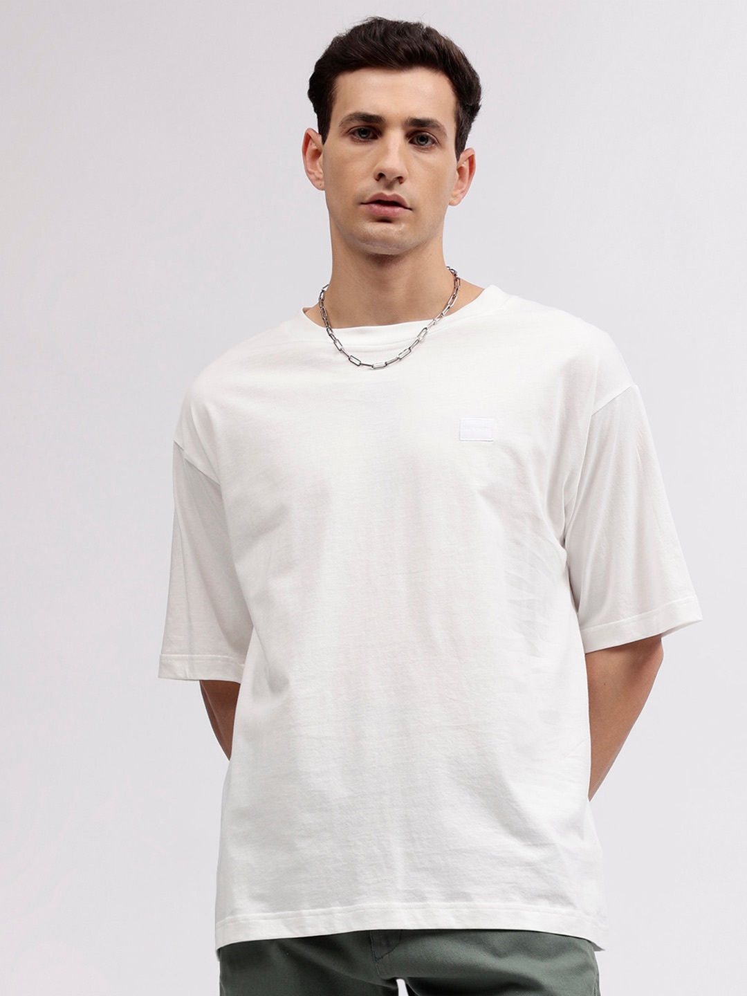 

GANT Men Solid Round Neck Relaxed Fit T-Shirt, Off white