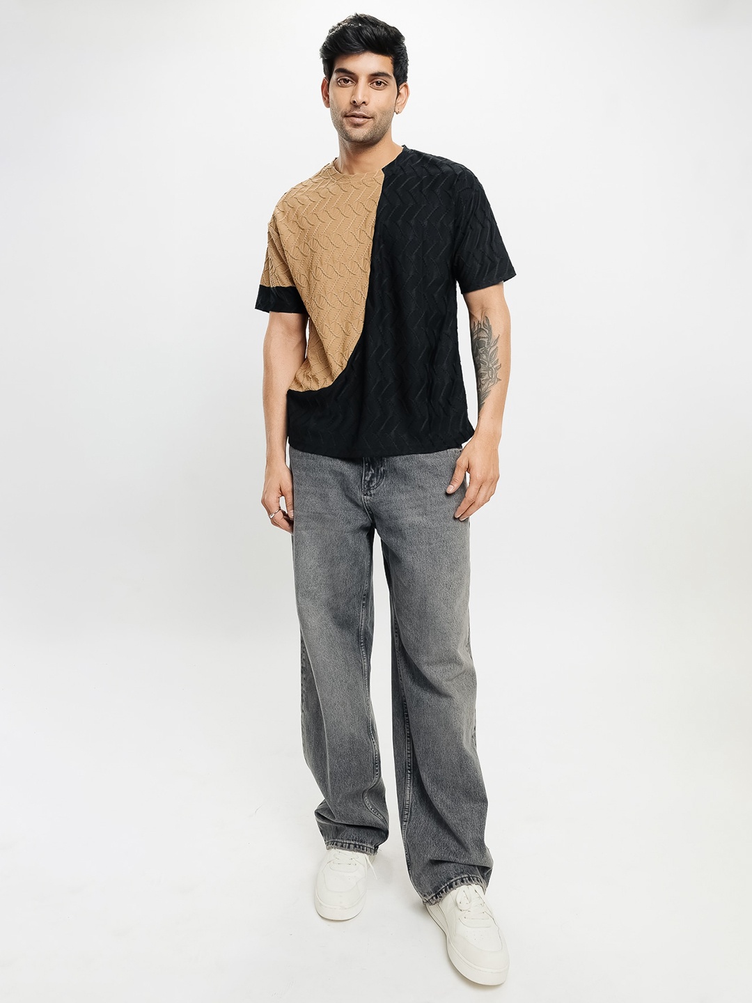 

FREAKINS Men Colourblocked V-Neck Extended Sleeves Pockets T-shirt, Black