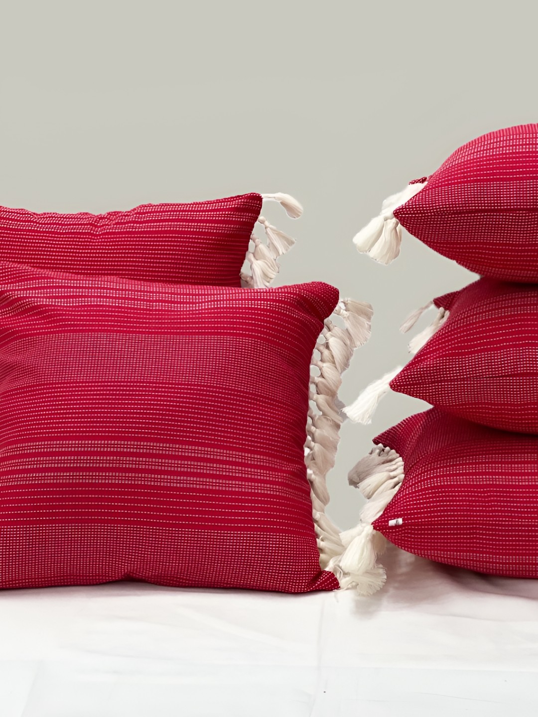 

SLEEPY THREADS Red & White Set of 5 Square Cushion Covers