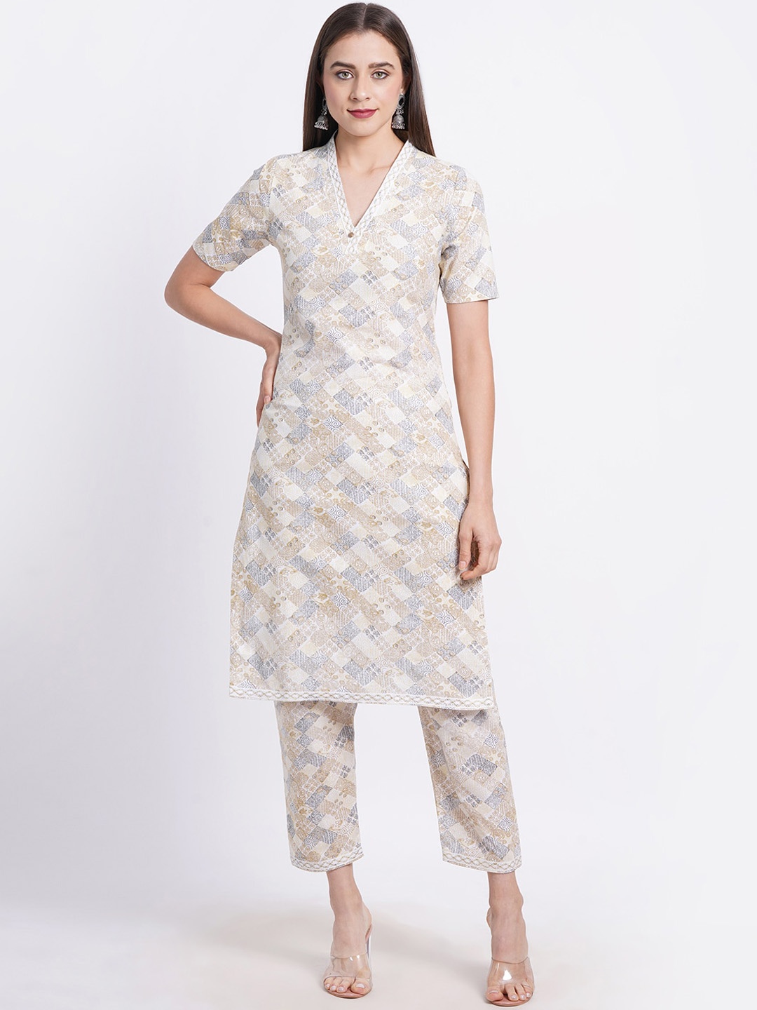 

VINISHAA KLOTHING Ethnic Motifs Printed Gotta Patti Straight Kurta with Trousers, Cream