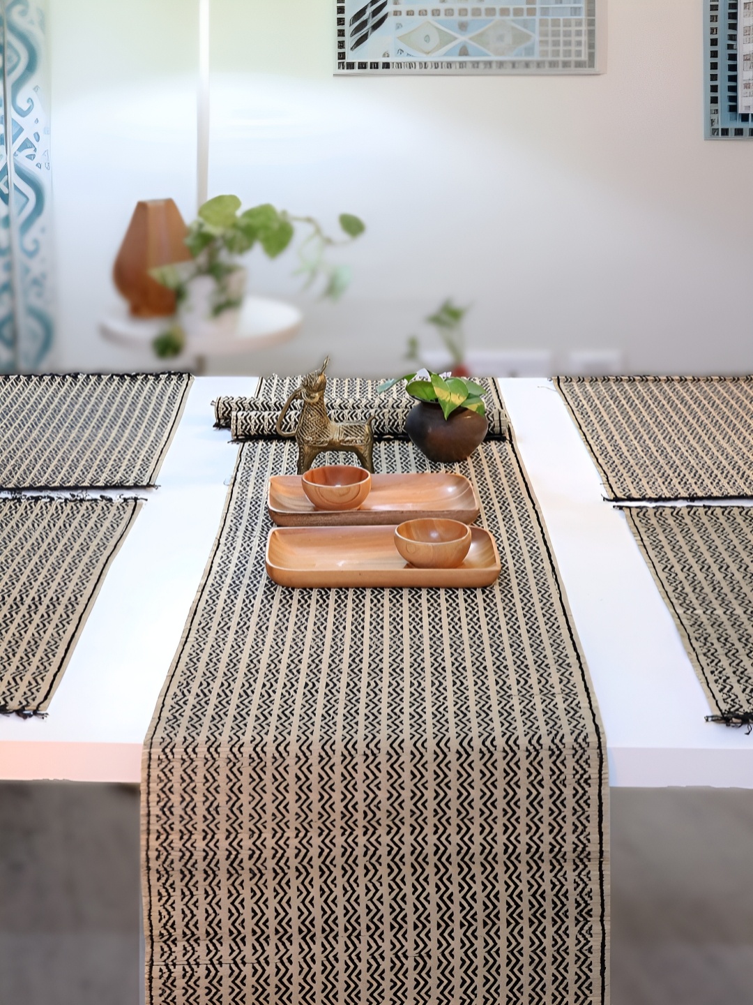 

Peepul Tree 5Pcs Beige & Black Self-Design Dining Table Mats & Runner
